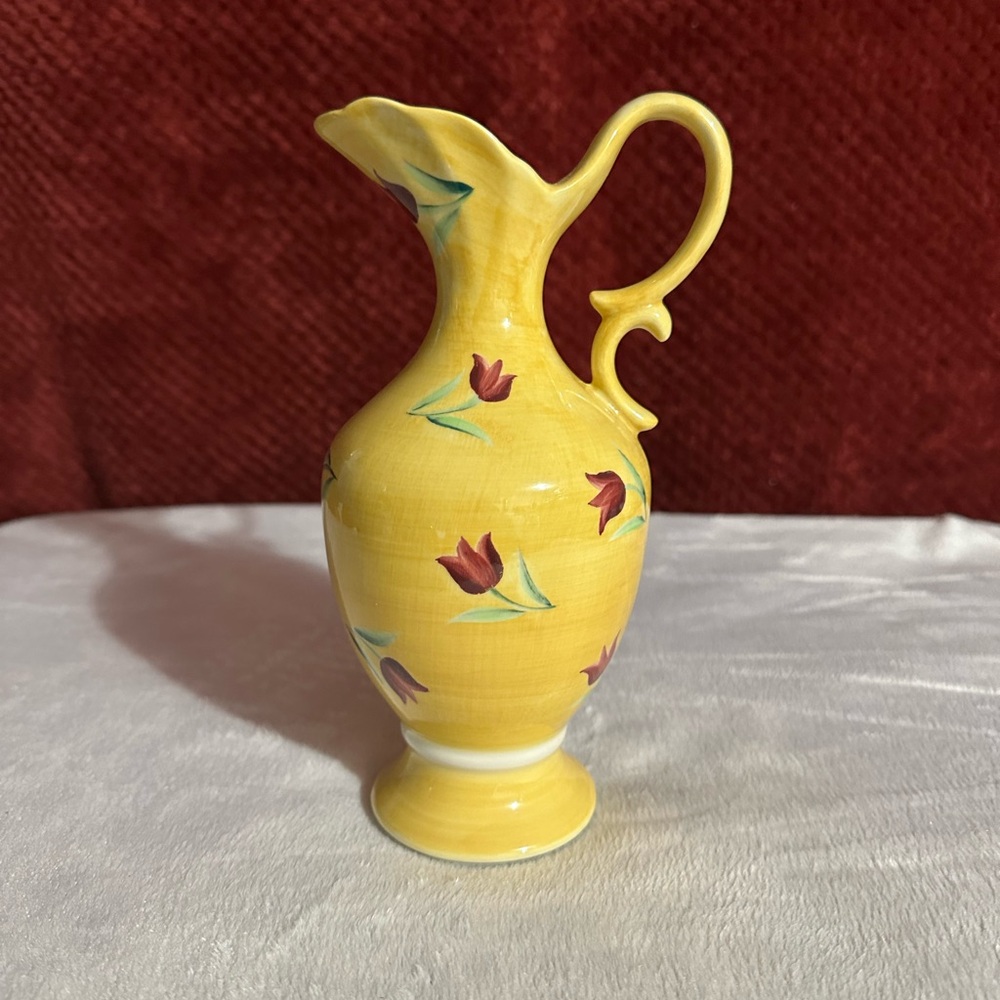 VTG , Andrea By Sadek Porcelain Yellow Vase Brushed Hand-painted Red Tulip’s. 8”